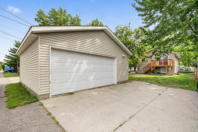 137 18th Ave N, Saint Cloud, MN 56303