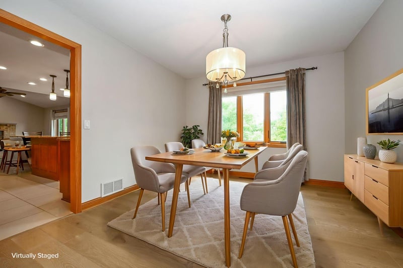 8400 W Lake Dr, Chanhassen, MN 55317
