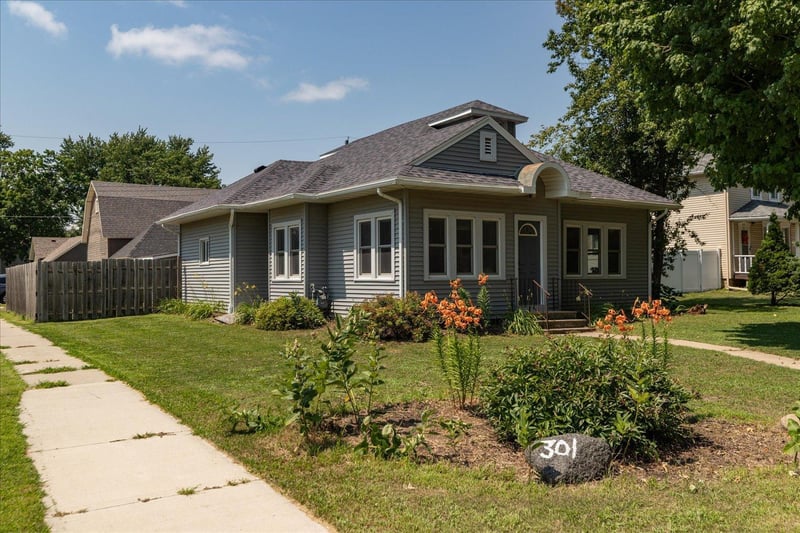 301 N Mantorville Ave, Kasson, MN 55944