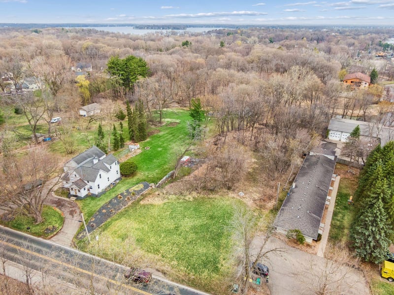 24560 Smithtown Rd, Excelsior, MN 55331