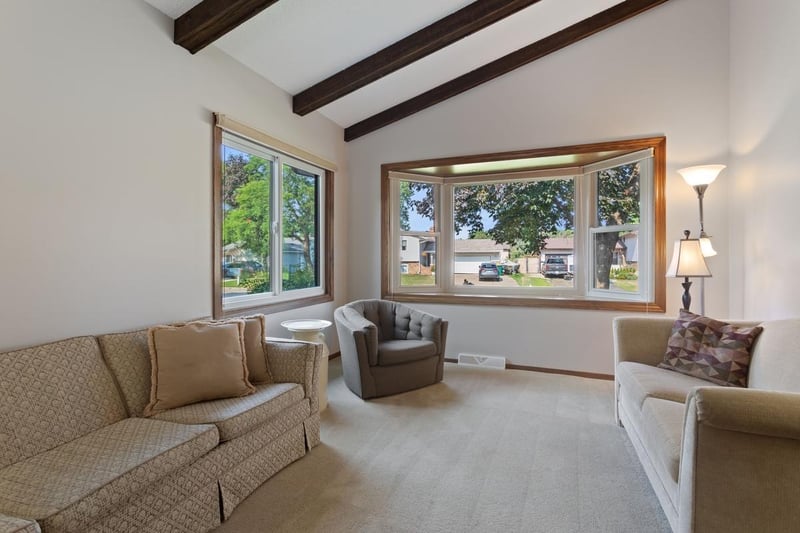 8016 Idaho Cir N, Brooklyn Park, MN 55445