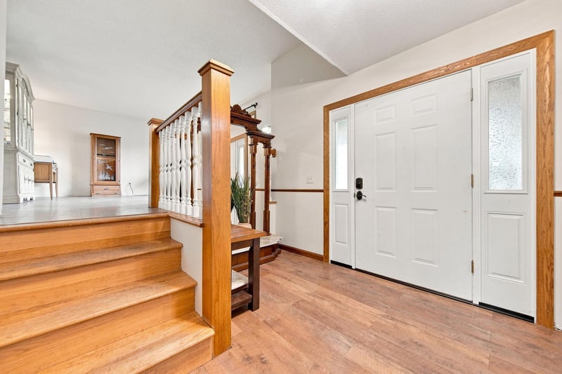 2137 Orchard Ln, White Bear Lake, MN 55110