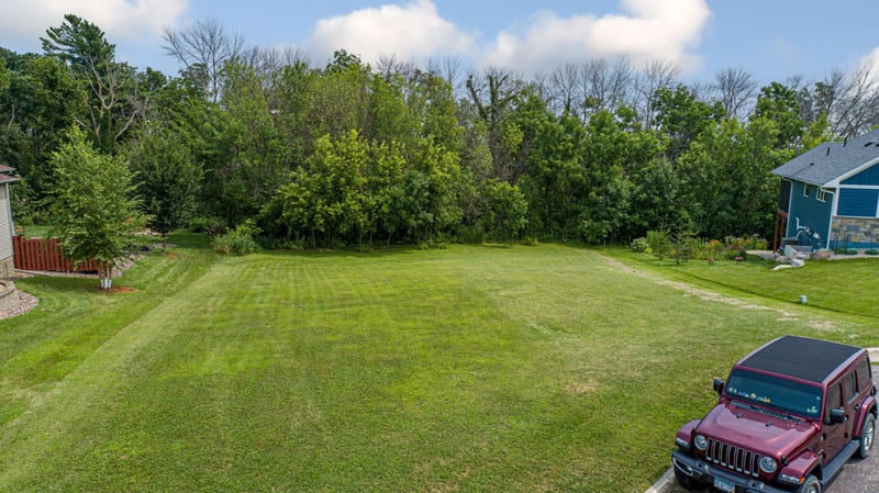 905 Orchard Heights Ct, Faribault, MN 55021