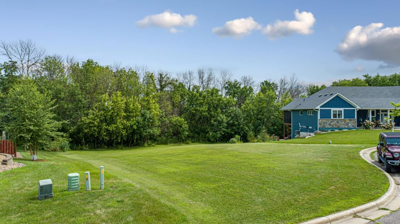 905 Orchard Heights Ct, Faribault, MN 55021