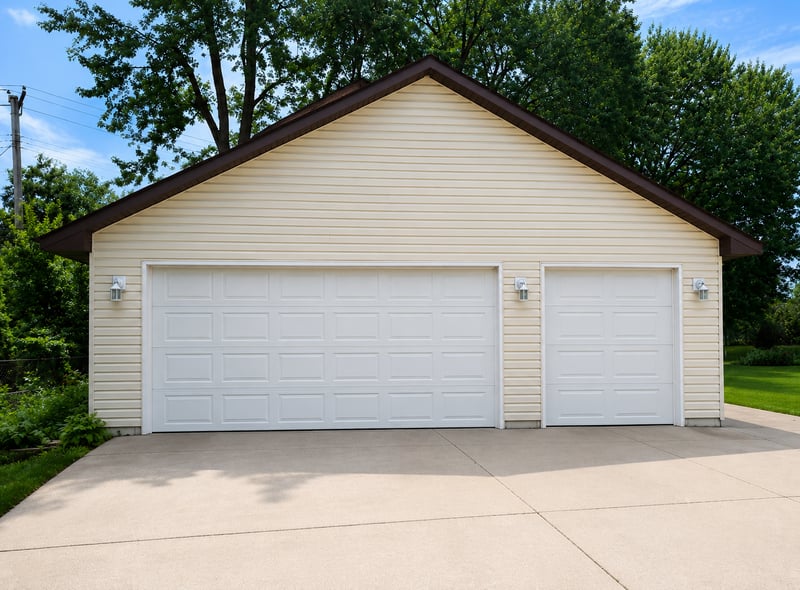 8245 Del Dr N, New Hope, MN 55428