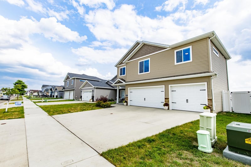 3005 38th Ave S, Moorhead, MN 56560