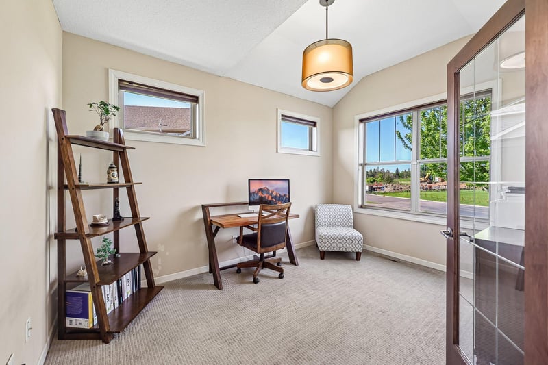 643 Parkside Ct, Eagan, MN 55123