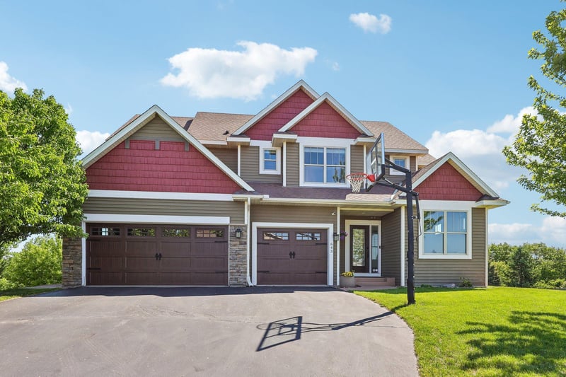 643 Parkside Ct, Eagan, MN 55123
