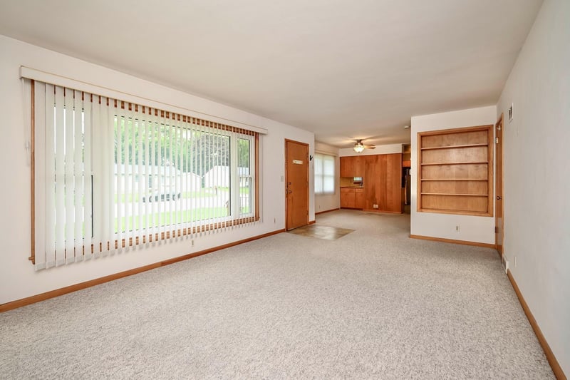 625 Terry Ln, Winona, MN 55987