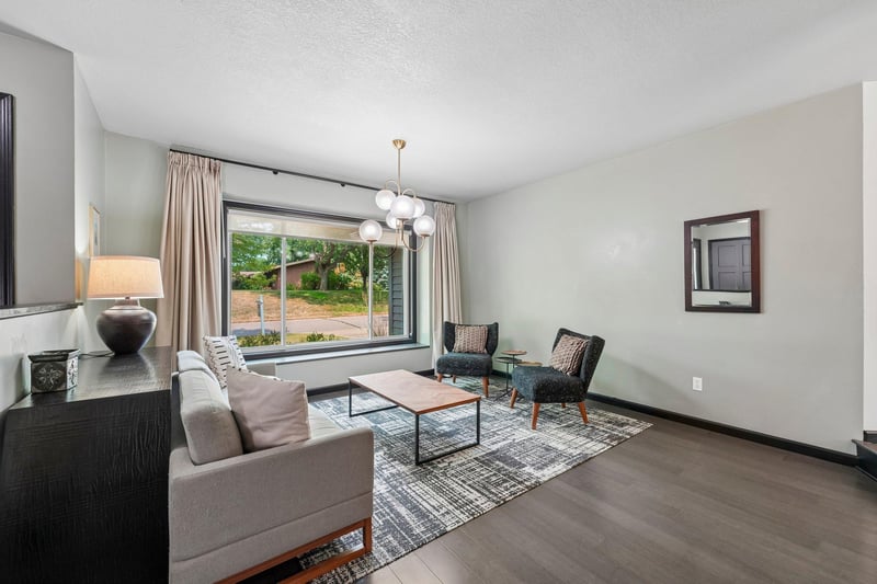 5558 Chatsworth St N, Shoreview, MN 55126