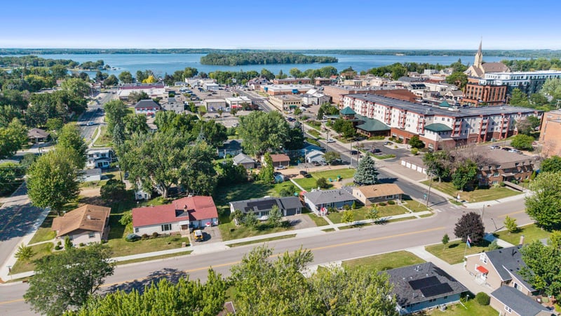 224 W 3rd St, Waconia, MN 55387