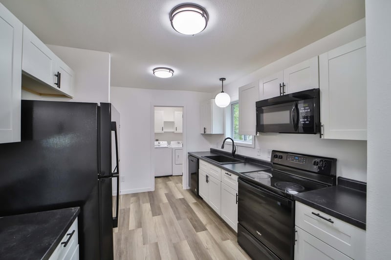 419 Mckinley St SW, Staples, MN 56479