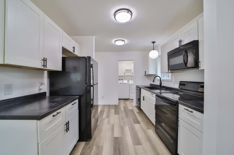 419 Mckinley St SW, Staples, MN 56479