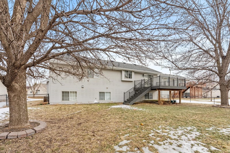 950 Herbert St, Jordan, MN 55352