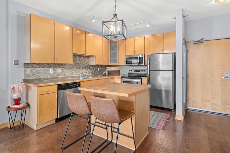 2600 University Ave SE #319, Minneapolis, MN 55414