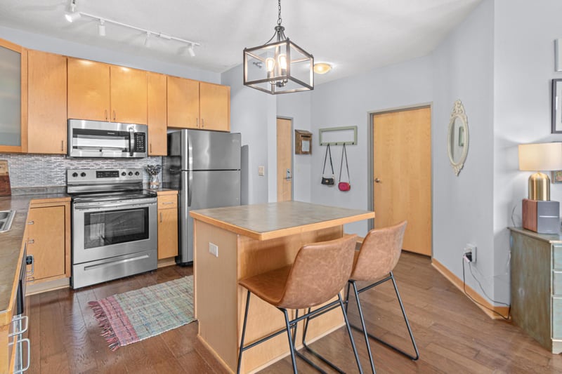2600 University Ave SE #319, Minneapolis, MN 55414