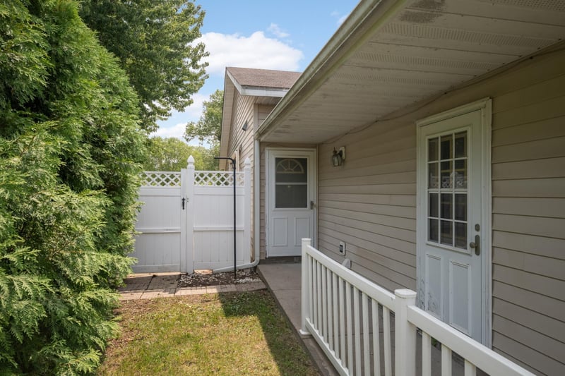 391 Cari Park Ln, Hastings, MN 55033
