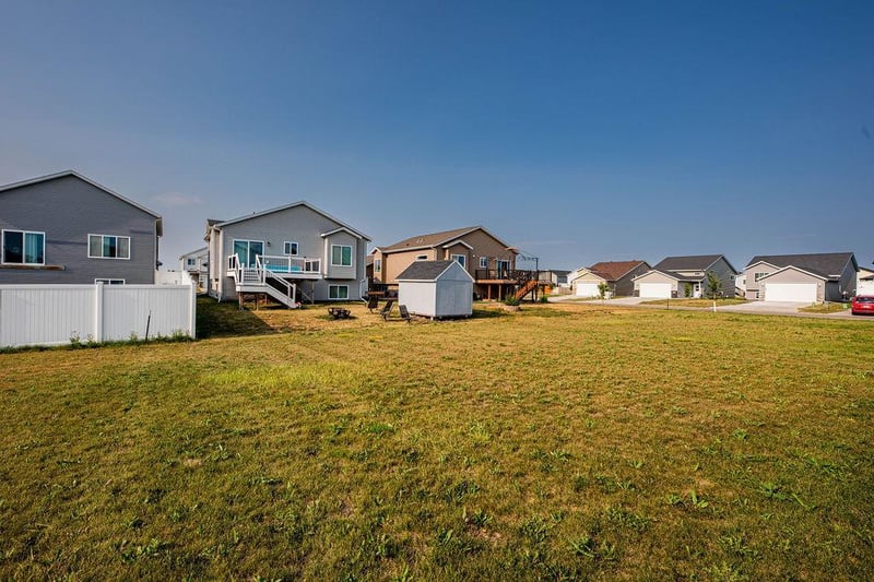 3062 39th Ave S, Moorhead, MN 56560
