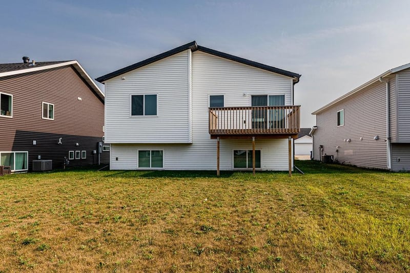 3062 39th Ave S, Moorhead, MN 56560