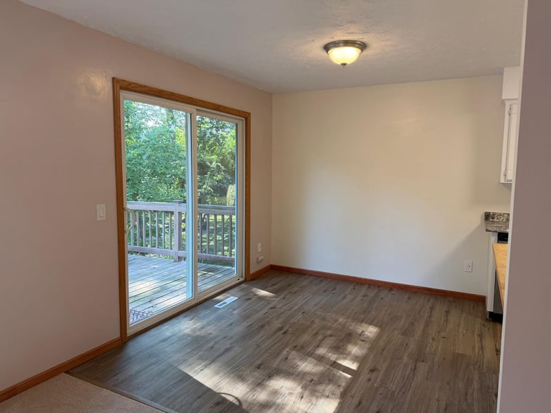 112 Mcgregor Ave N, Mahtomedi, MN 55115