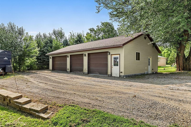 2292 Hennepin Ave N, Glencoe, MN 55336