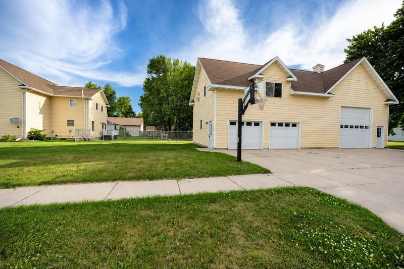 320 N Tyler St, Tyler, MN 56178