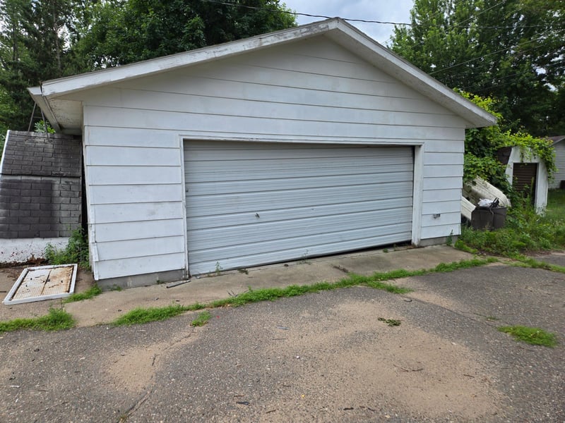 1007 7th St NE, Little Falls, MN 56345
