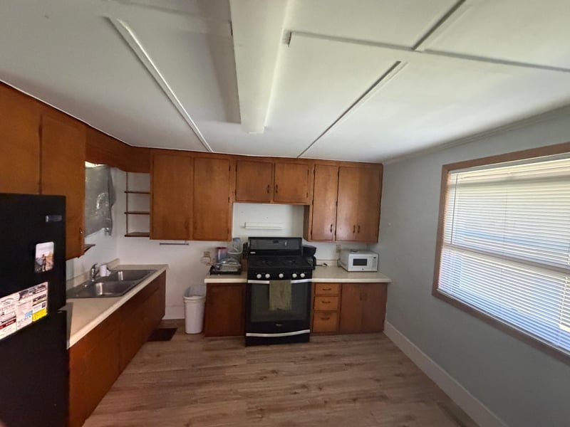 217 E Benton St, Le Roy, MN 55951