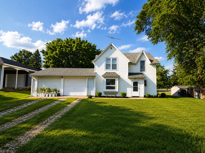 217 E Benton St, Le Roy, MN 55951
