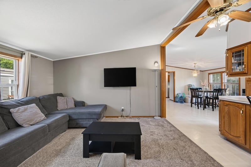 2679 Ryan Dr, Maplewood, MN 55119