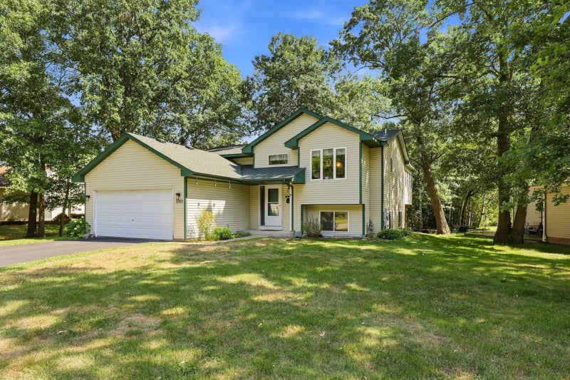 1063 Sunwood Park Ln, Waite Park, MN 56387