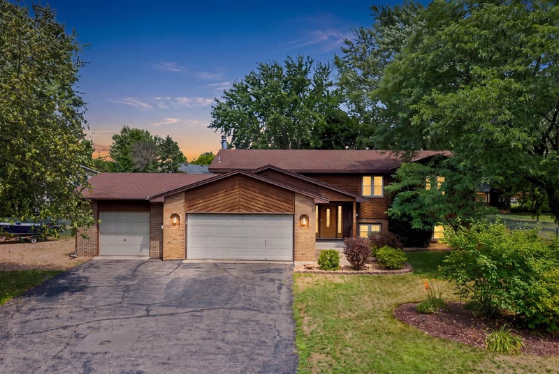 11216 Wisconsin Ave N, Champlin, MN 55316