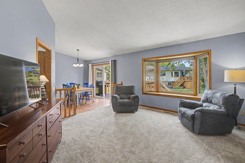 11216 Wisconsin Ave N, Champlin, MN 55316