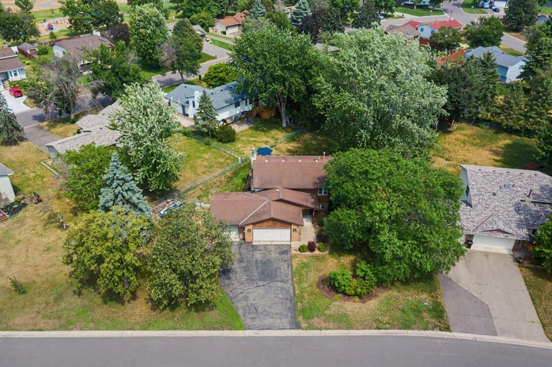 11216 Wisconsin Ave N, Champlin, MN 55316