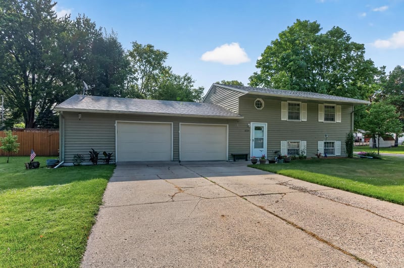 6124 Gettysburg Ave N, New Hope, MN 55428