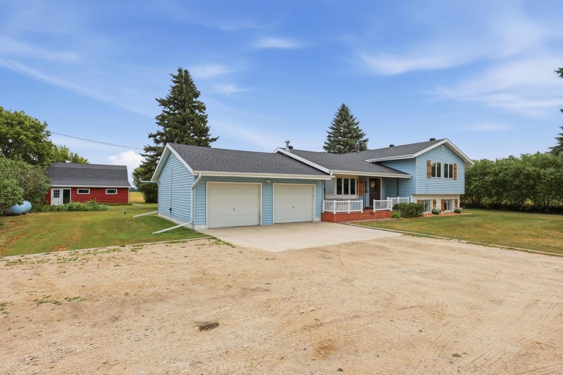 9424 70th St S, Sabin, MN 56580