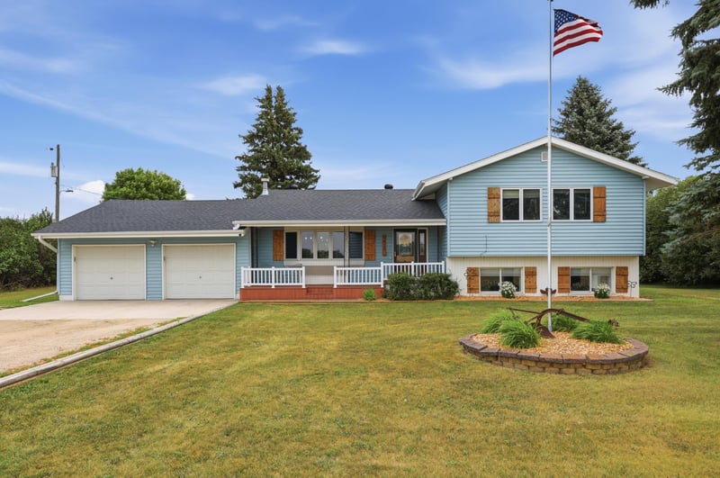 9424 70th St S, Sabin, MN 56580