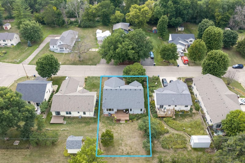 1317 7th St N, Cannon Falls, MN 55009