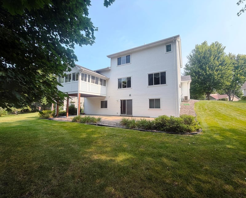 847 Vista Cir, Delano, MN 55328