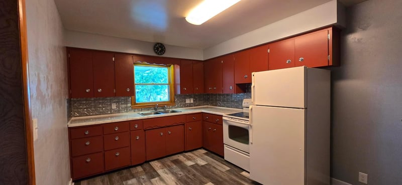 108 S East St, Kiester, MN 56051