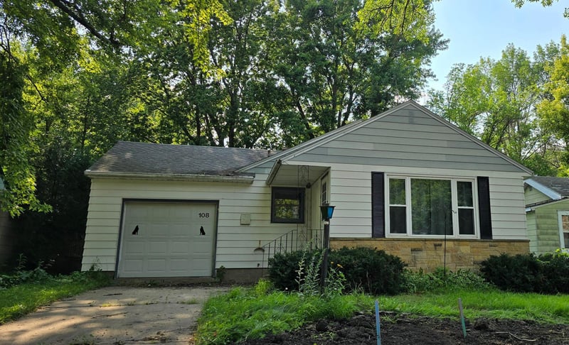 108 S East St, Kiester, MN 56051