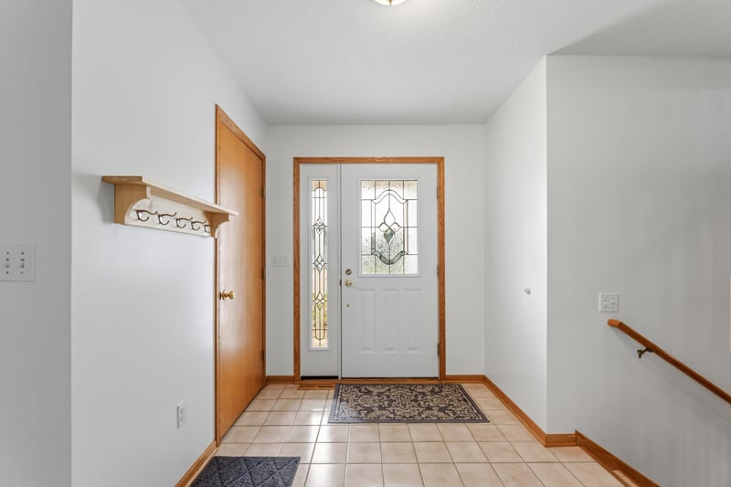 190 Benson Dr, Lewiston, MN 55952