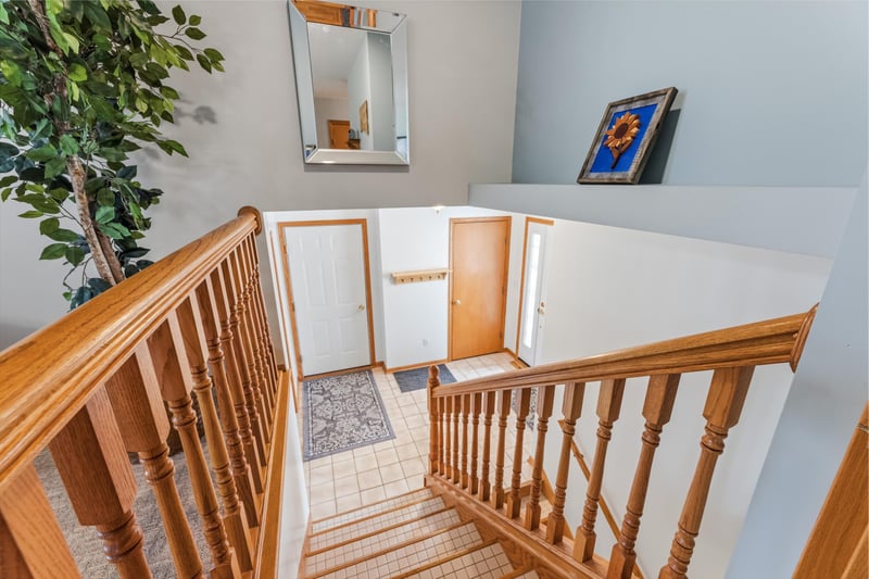 190 Benson Dr, Lewiston, MN 55952