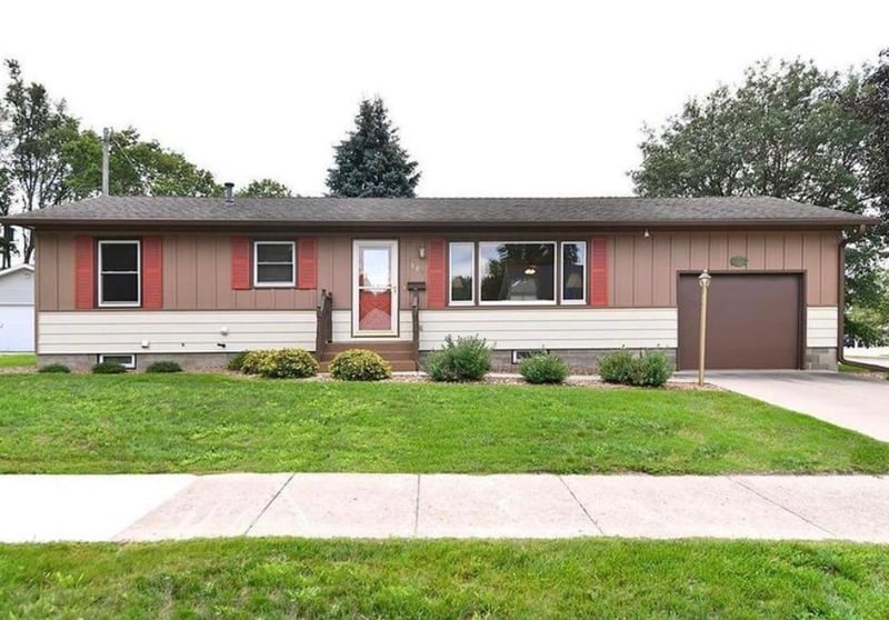 109 12th St NW, Faribault, MN 55021