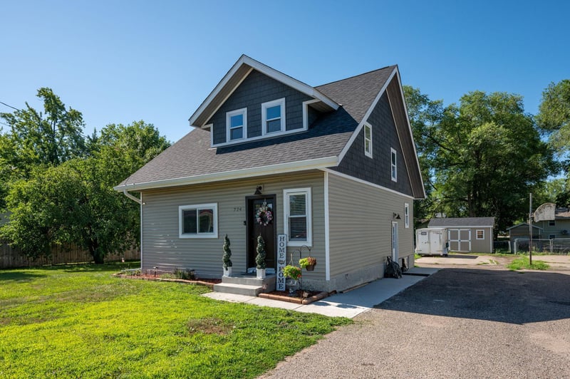 724 E Broadway St, Monticello, MN 55362