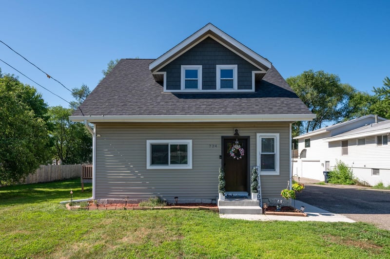 724 E Broadway St, Monticello, MN 55362