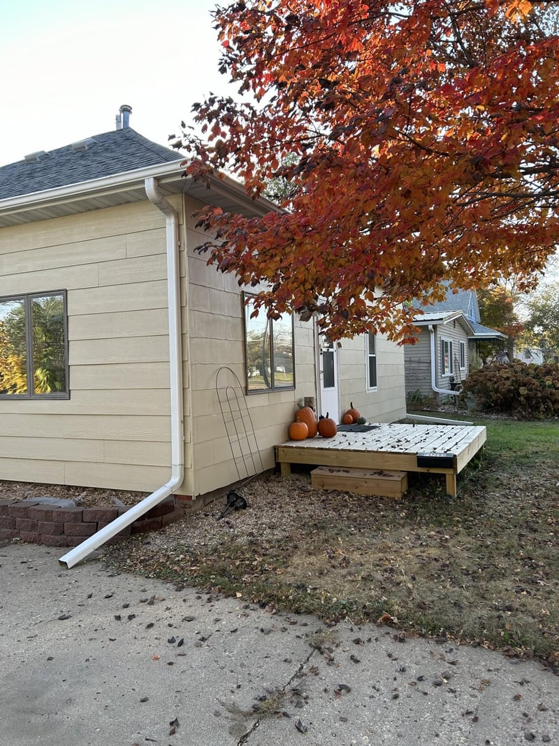 910 4th St SE, Pipestone, MN 56164