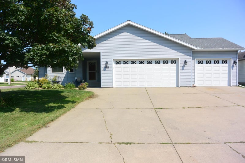 1714 Louden Ave N, Glencoe, MN 55336
