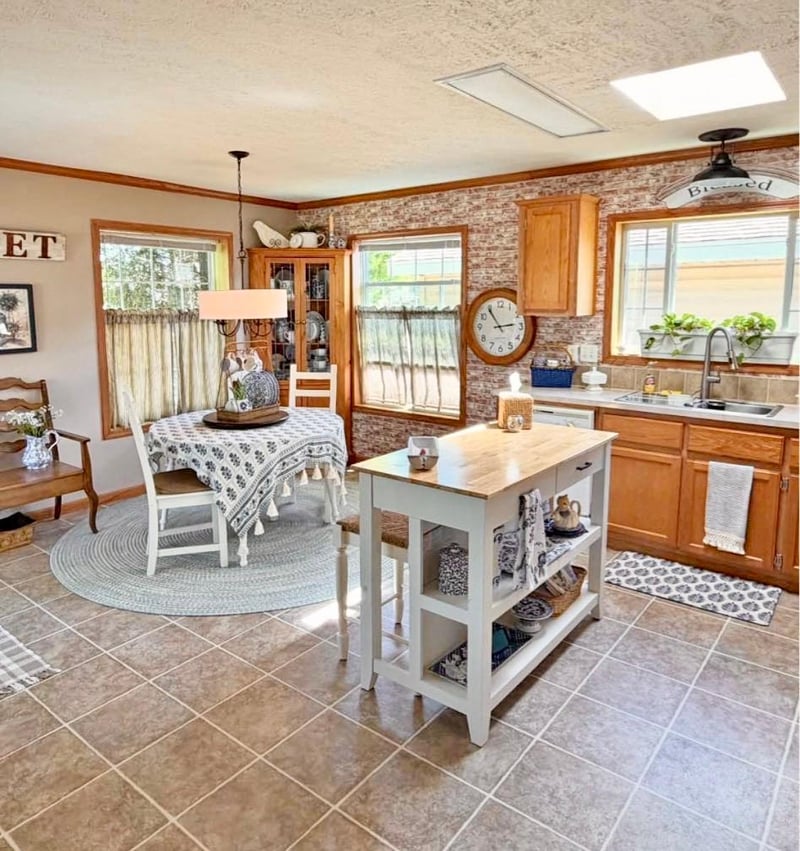 2205 Nightingale Ave NW, Stewartville, MN 55976