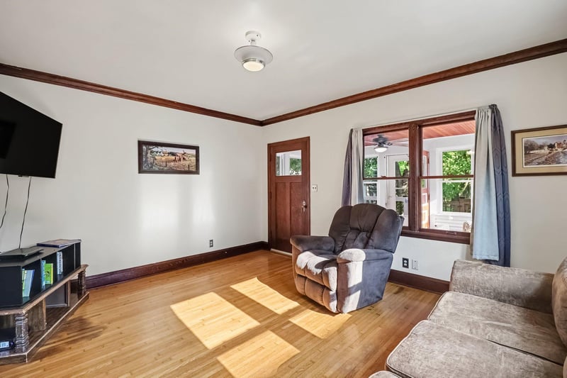 302 Elm Ave SW, Montgomery, MN 56069